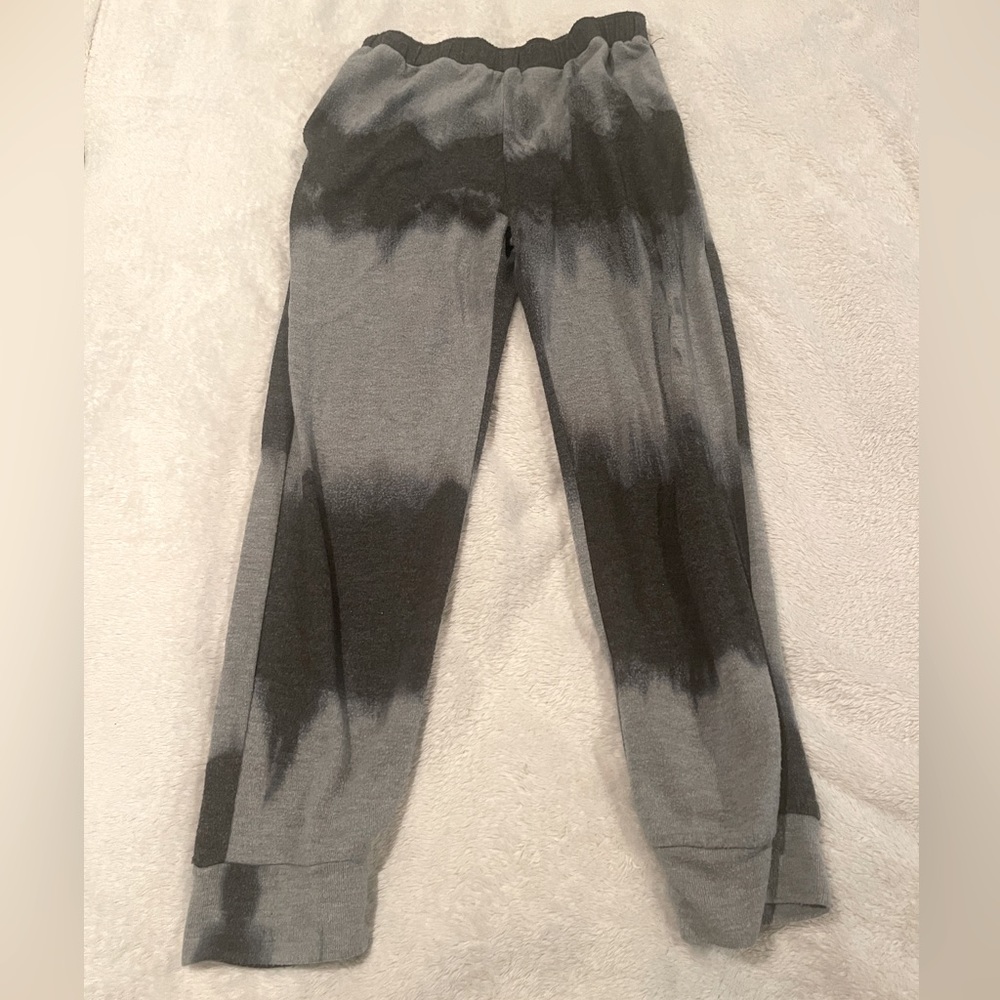 For All Seasons girls medium soft tie dye joggers (gray/black) with pockets